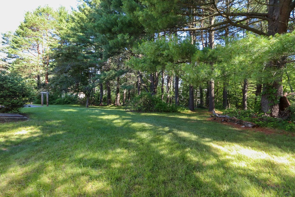 14 Snow Road Grafton, MA 01536 - Photo 4 of 22 Gallery Image 4