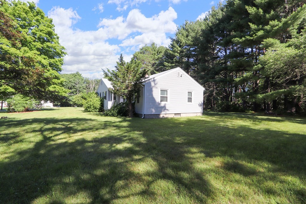 14 Snow Road Grafton, MA 01536 - Photo 5 of 22 Gallery Image 5