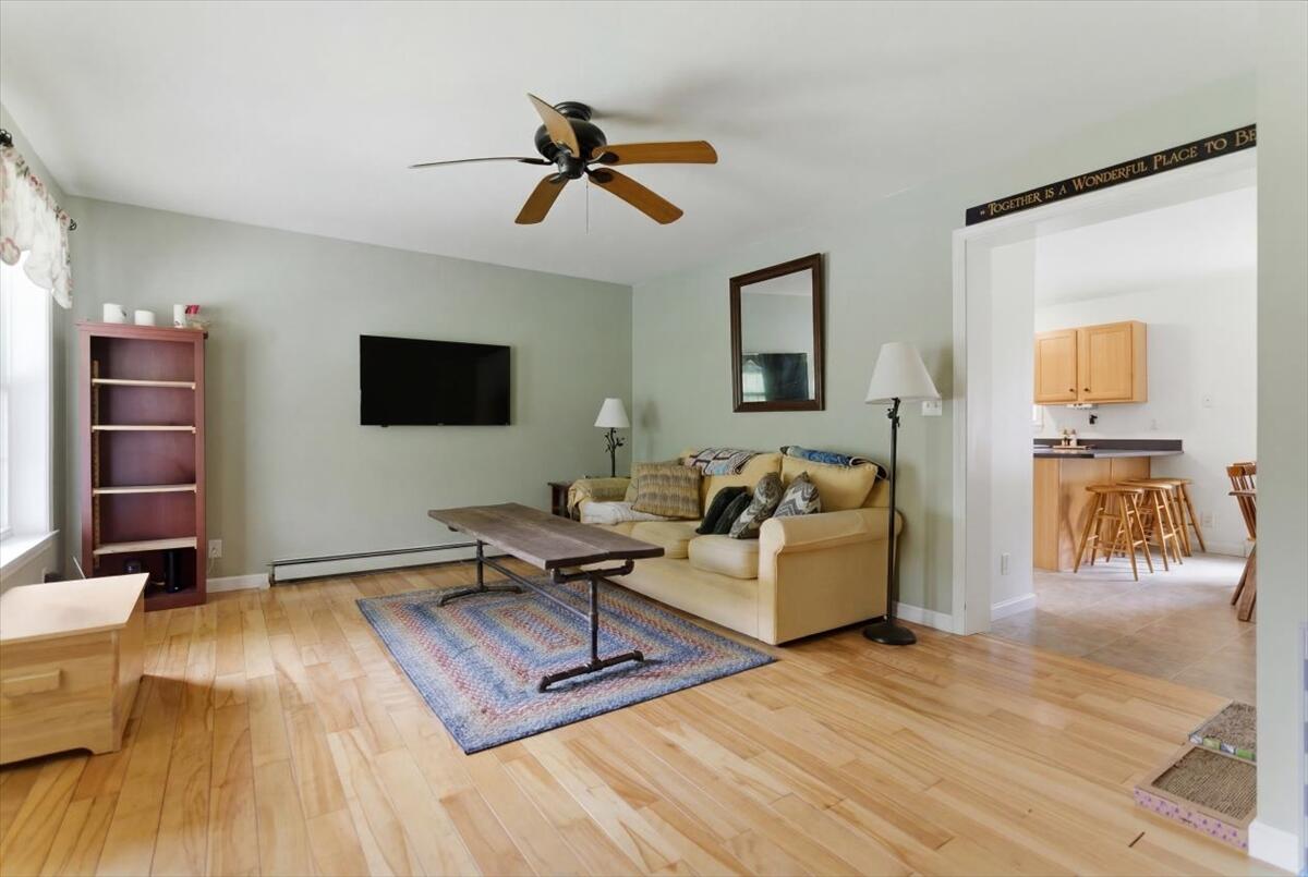 37 Palmer Road Pittston, ME 04345 - Photo 16 of 57 16-DSC05396_declutter_de82dd03