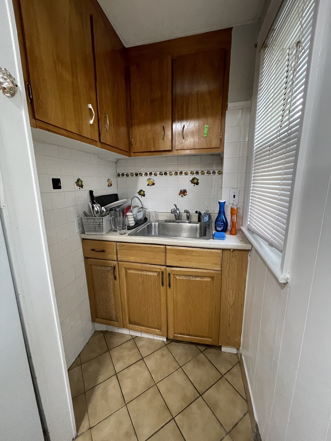 29 Chetwynd Road, Unit 2 Somerville, MA 02144 - Photo 8 of 18 Gallery Image 8