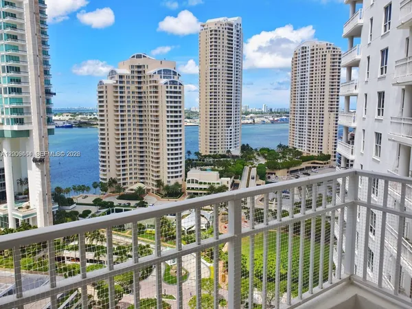 $730,000 | 701 Brickell Key Boulevard, Unit 2306, Miami, FL 33131