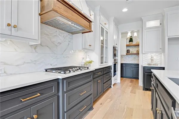 $889,900 | 24999 West 98th Place, Lenexa, KS 66227