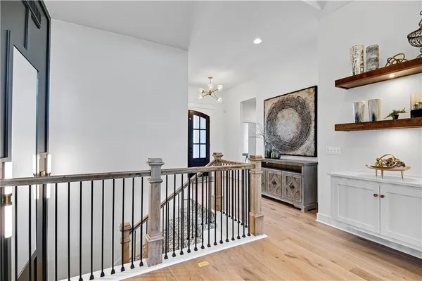 $889,900 | 24999 West 98th Place, Lenexa, KS 66227
