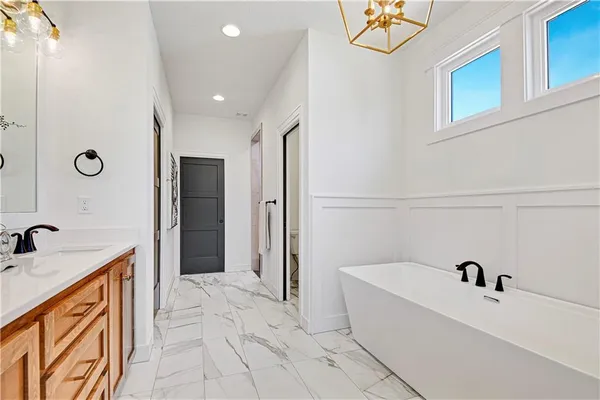 $889,900 | 24999 West 98th Place, Lenexa, KS 66227