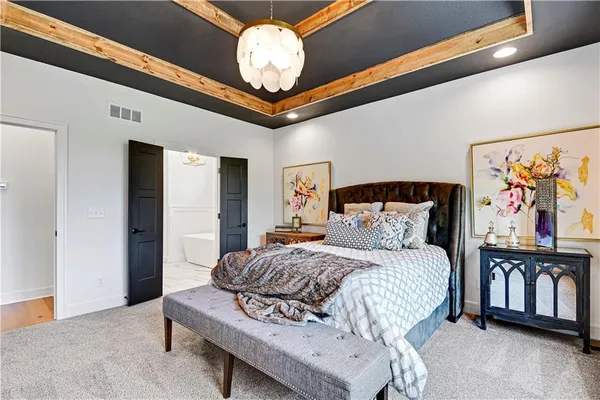 $889,900 | 24999 West 98th Place, Lenexa, KS 66227