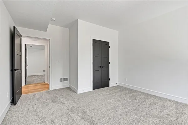 $889,900 | 24999 West 98th Place, Lenexa, KS 66227