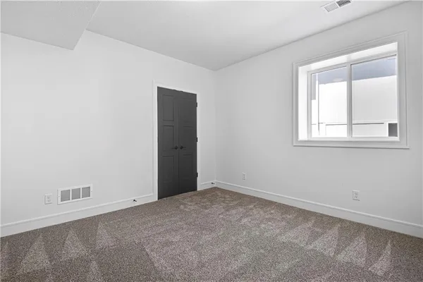 $889,900 | 24999 West 98th Place, Lenexa, KS 66227