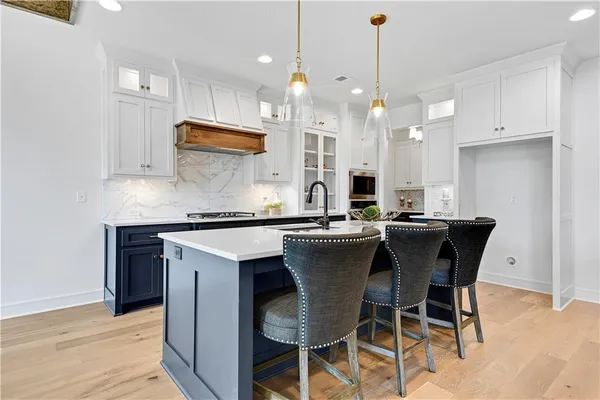 $889,900 | 24999 West 98th Place, Lenexa, KS 66227