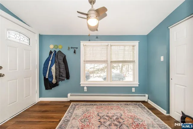 $425,000 | 304 Squaw Trail, Hopatcong, NJ 07821