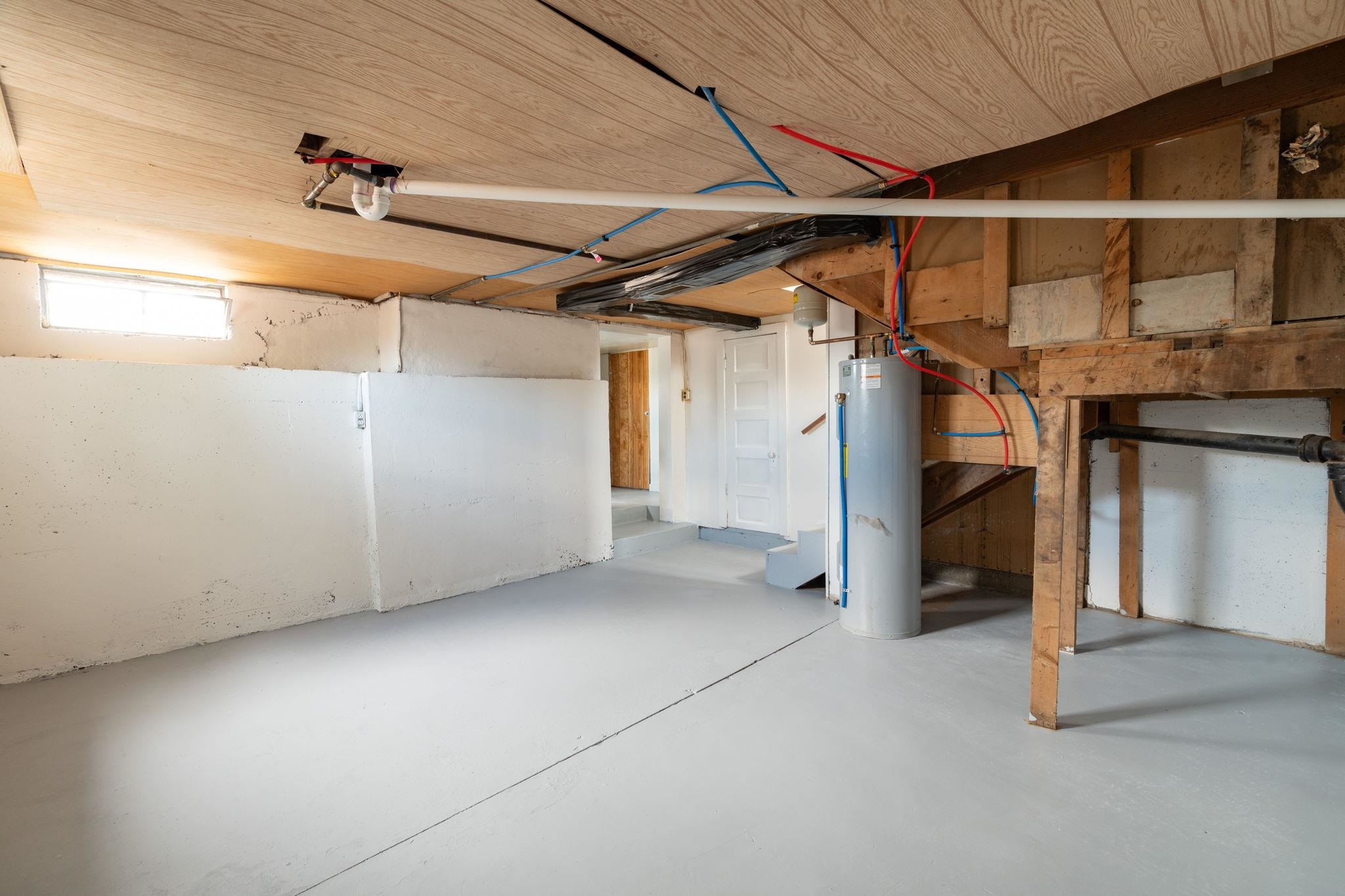 6038 Townsend Road Delta, CO 81416 - Photo 26 of 42 a view of a indoor garage