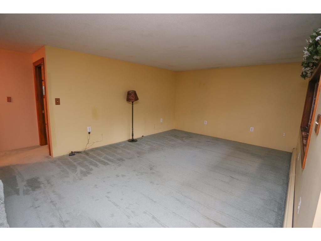 104 Hackett Hill Road Hooksett, NH 03106 - Photo 16 of 32