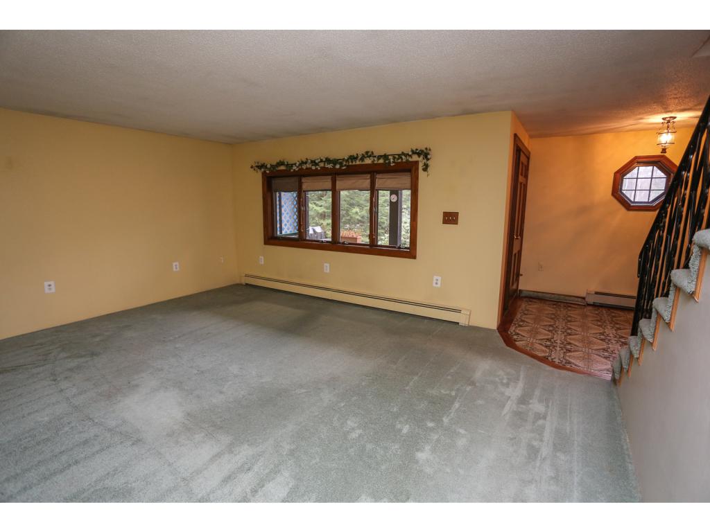 104 Hackett Hill Road Hooksett, NH 03106 - Photo 10 of 32
