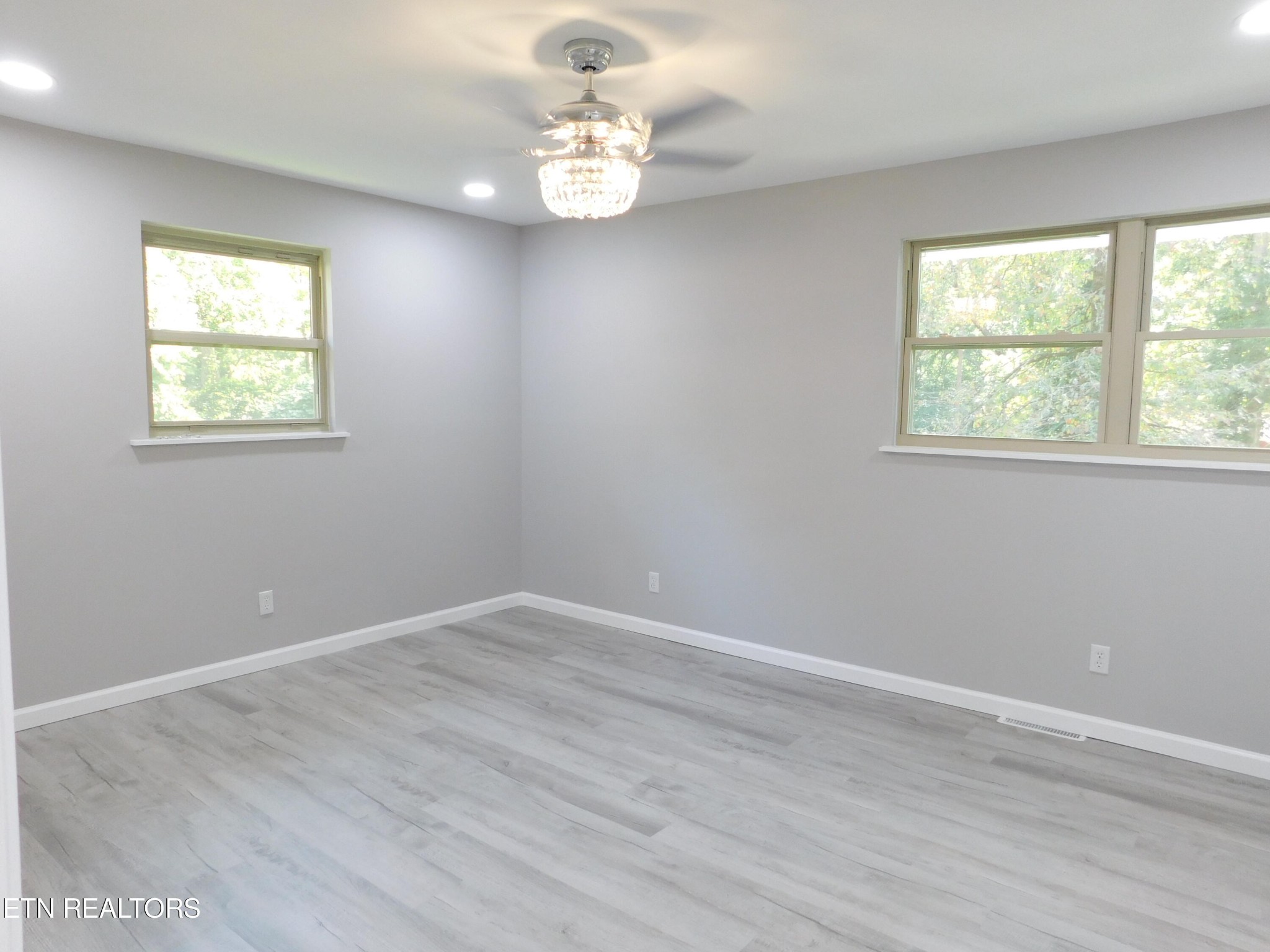 114 Lewis Lane Oak Ridge, TN 37830 - Photo 12 of 34
