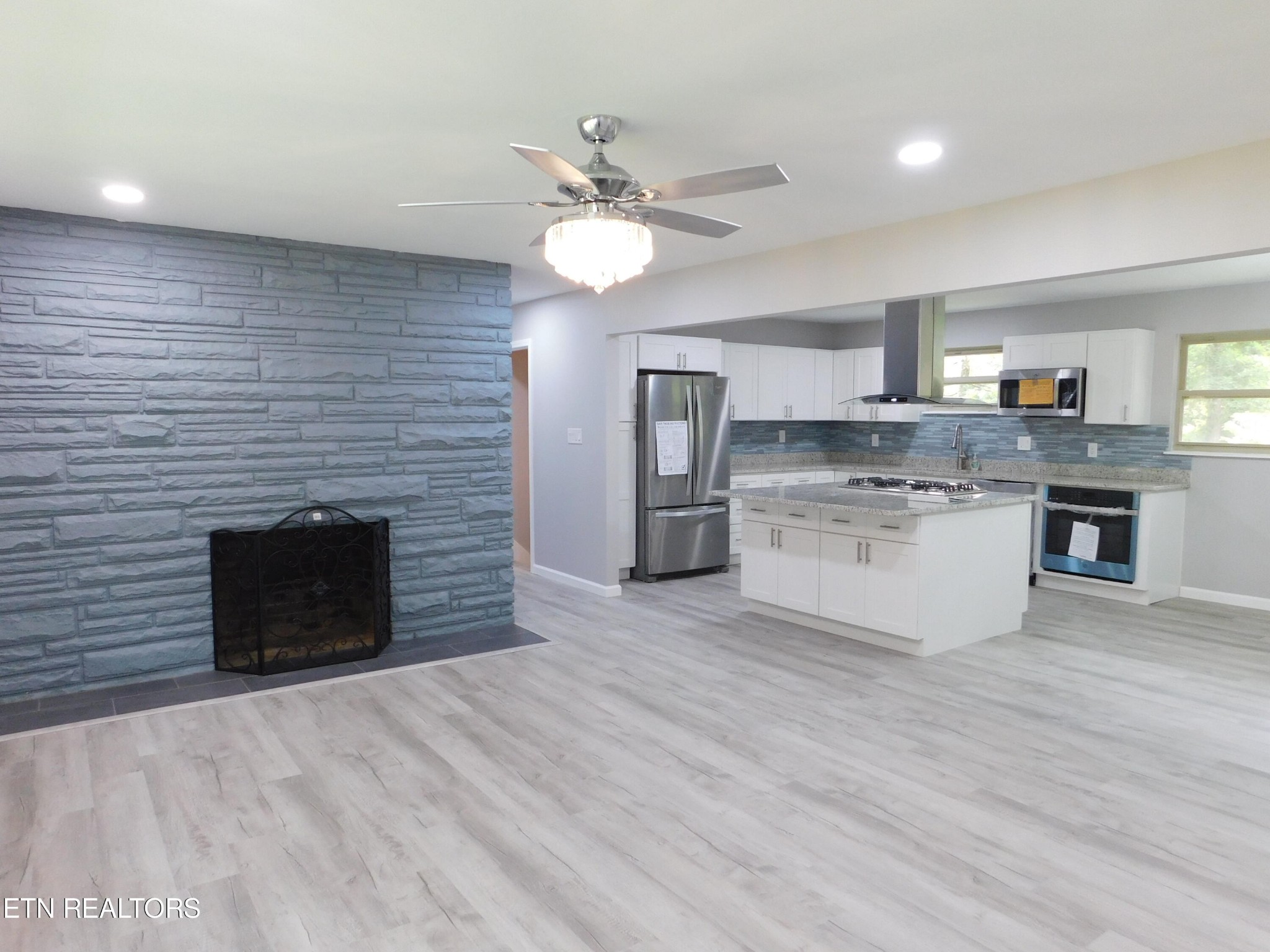 114 Lewis Lane Oak Ridge, TN 37830 - Photo 6 of 34