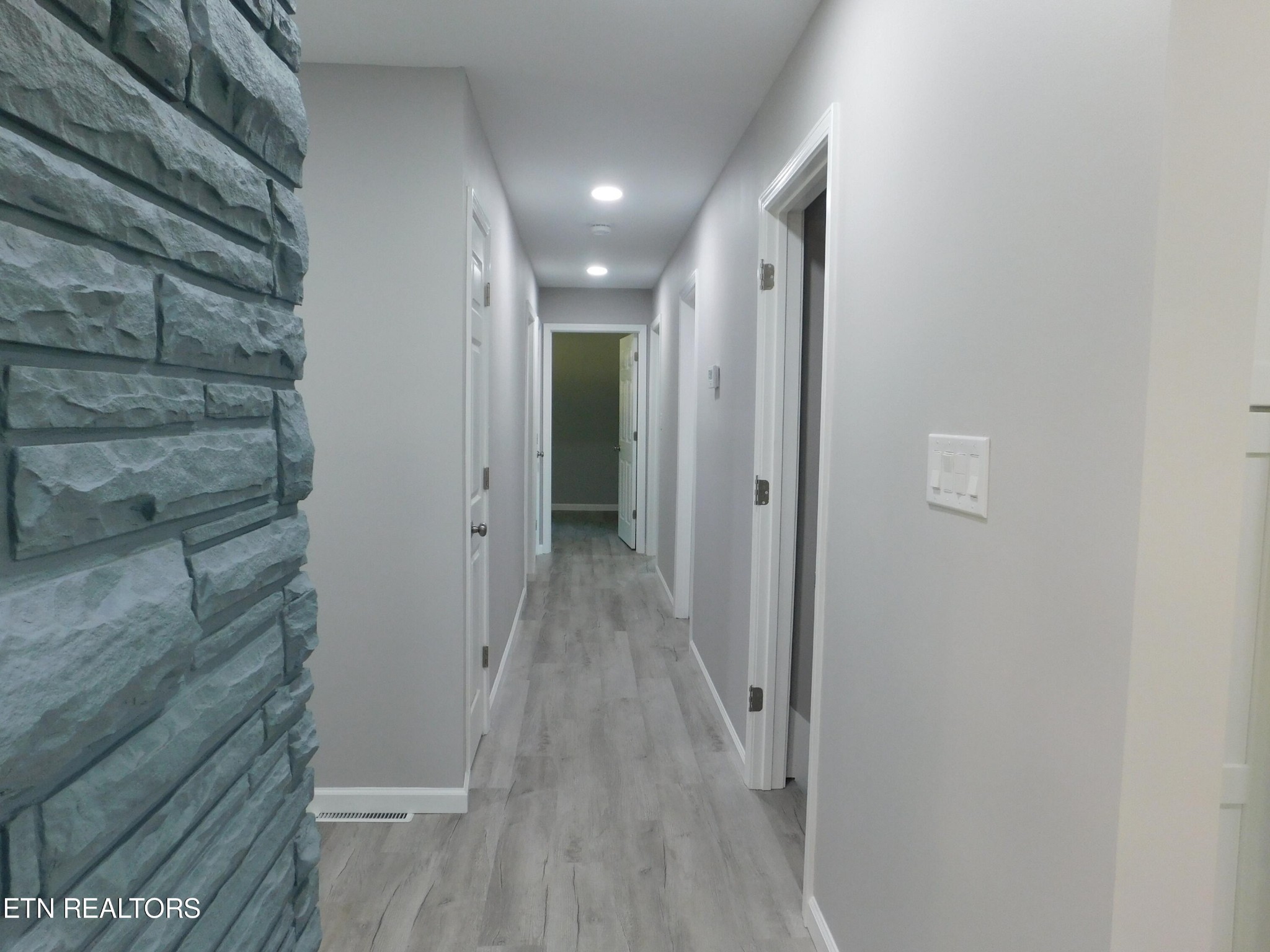 114 Lewis Lane Oak Ridge, TN 37830 - Photo 10 of 34