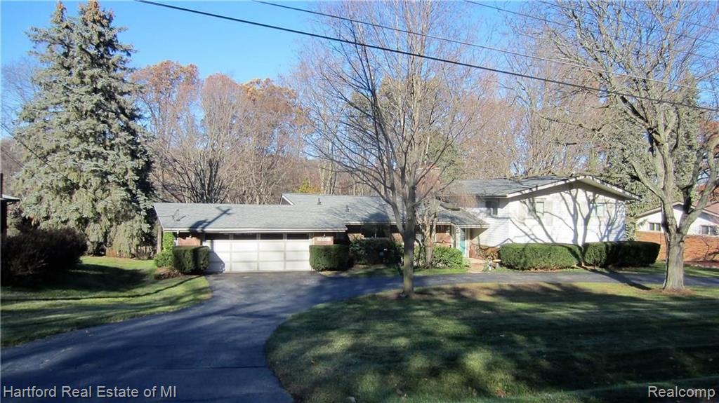 36102 Paddleford Road Farmington Hills, MI 48331 - Photo 1 of 37
