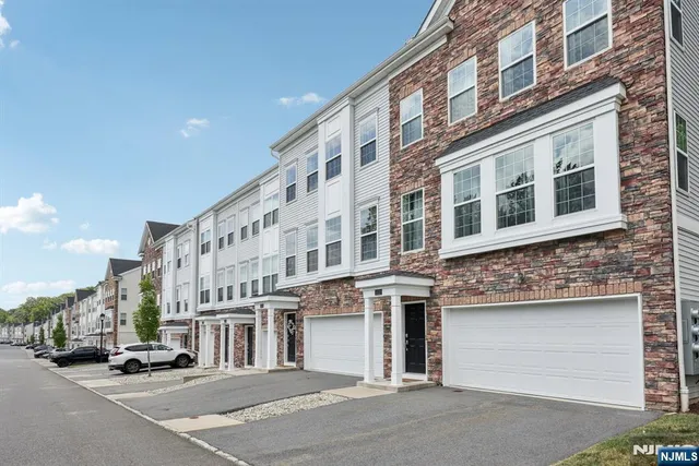 $639,000 | 1310 Parkview Lane, Rockaway, NJ 07866