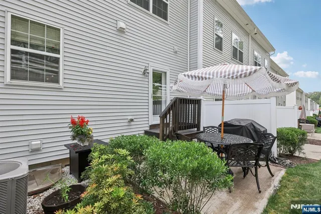 $639,000 | 1310 Parkview Lane, Rockaway, NJ 07866