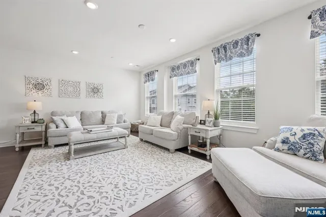 $639,000 | 1310 Parkview Lane, Rockaway, NJ 07866