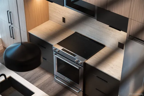 a view of an oven