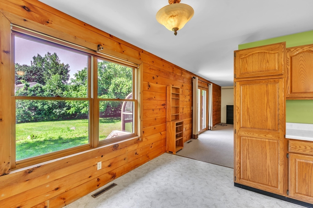 127 Pelham Road Amherst, MA 01002 - Photo 19 of 38