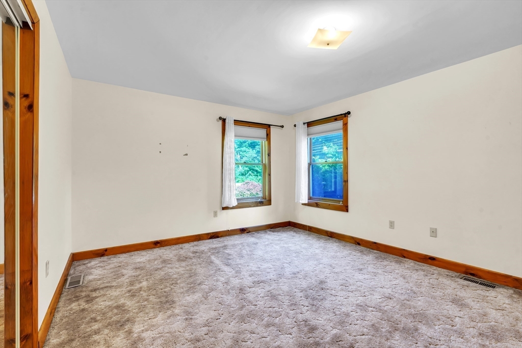 127 Pelham Road Amherst, MA 01002 - Photo 25 of 38