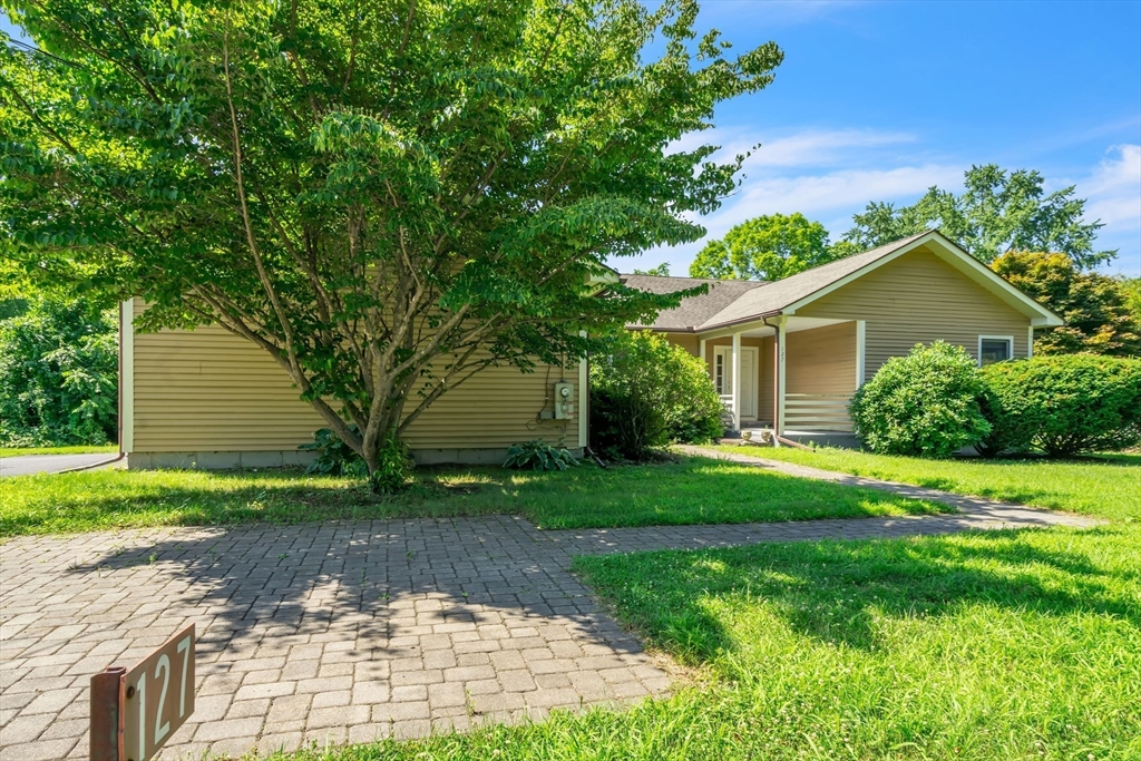 127 Pelham Road Amherst, MA 01002 - Photo 4 of 38