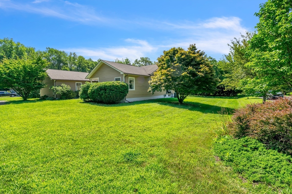 127 Pelham Road Amherst, MA 01002 - Photo 5 of 38