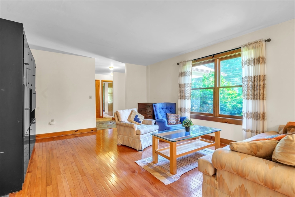 127 Pelham Road Amherst, MA 01002 - Photo 10 of 38