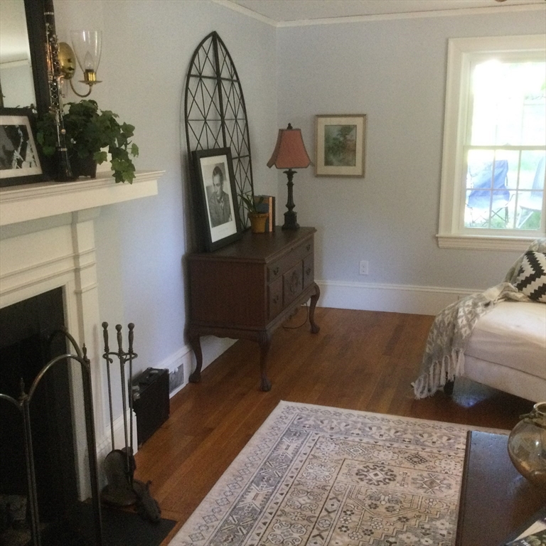 114 Chestnut Street Andover, MA 01810 - Photo 11 of 42