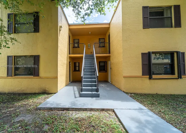 $202,500 | 576 Northwest 114th Avenue, Unit 203, Sweetwater, FL 33172