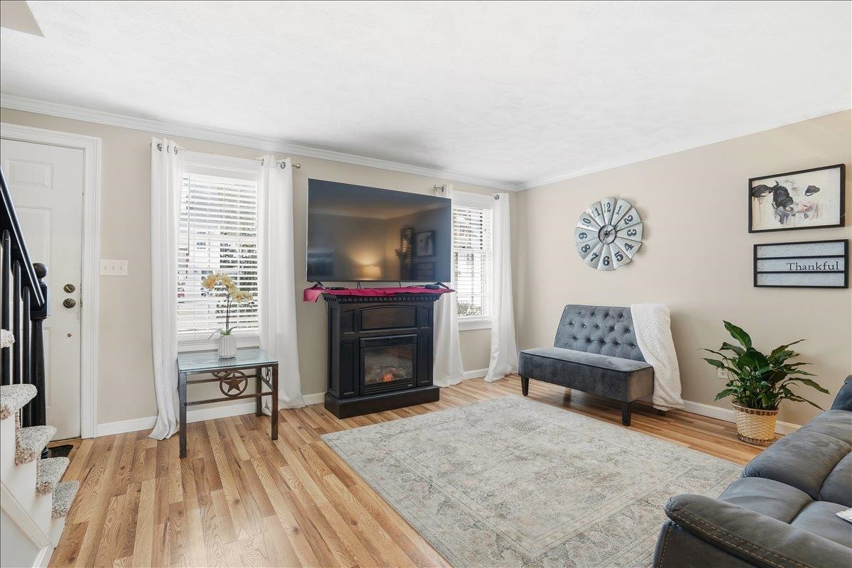 43 Hawkstead Hollow Nashua, NH 03063 - Photo 2 of 39