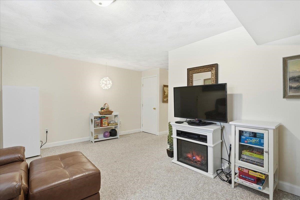 43 Hawkstead Hollow Nashua, NH 03063 - Photo 28 of 39