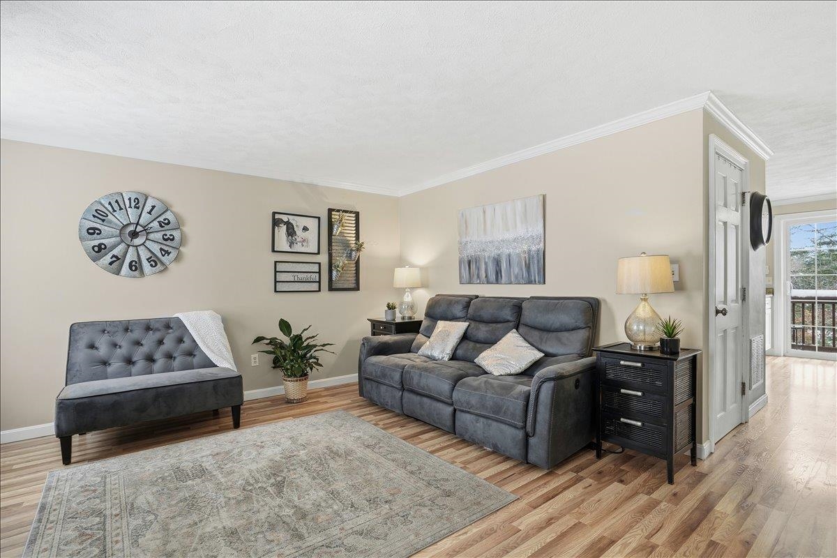 43 Hawkstead Hollow Nashua, NH 03063 - Photo 3 of 39