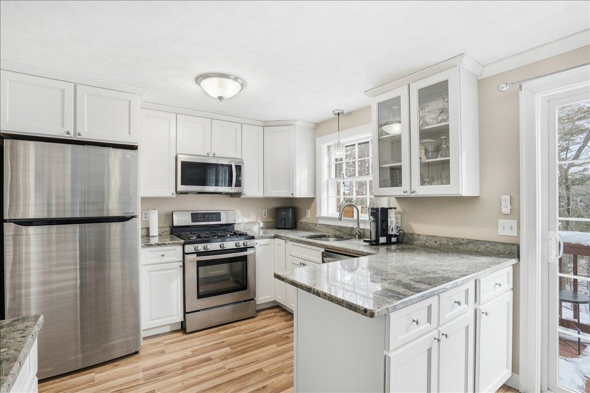 43 Hawkstead Hollow Nashua, NH 03063 - Photo 6 of 39