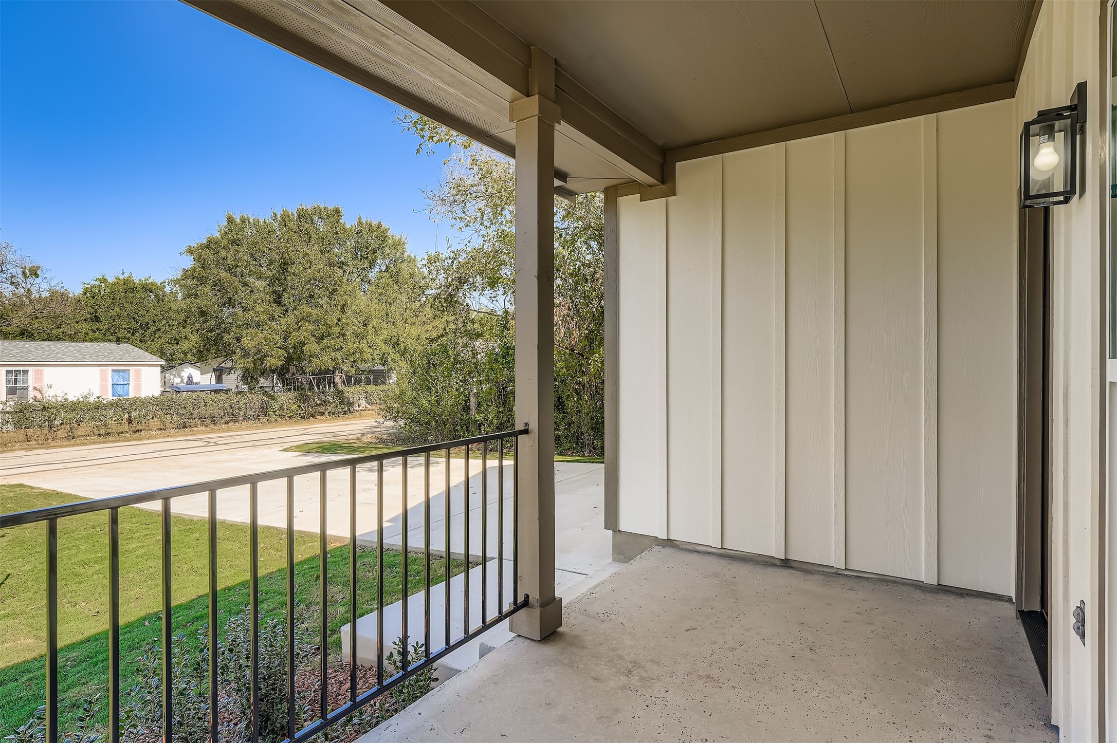 701 East 3rd Street Elgin, TX 78621 - Photo 5 of 35 View of porch