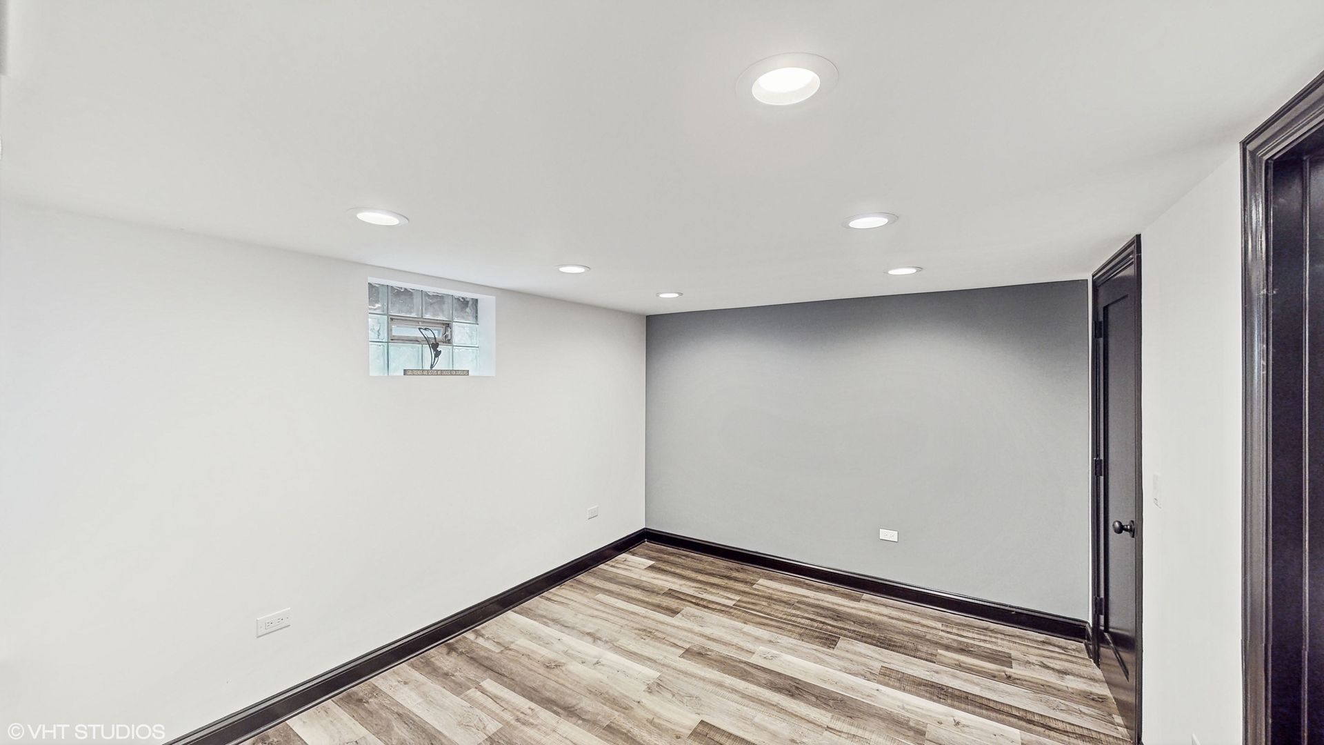 15160 West Oak Spring Road Libertyville, IL 60048 - Photo 28 of 36 a view of room