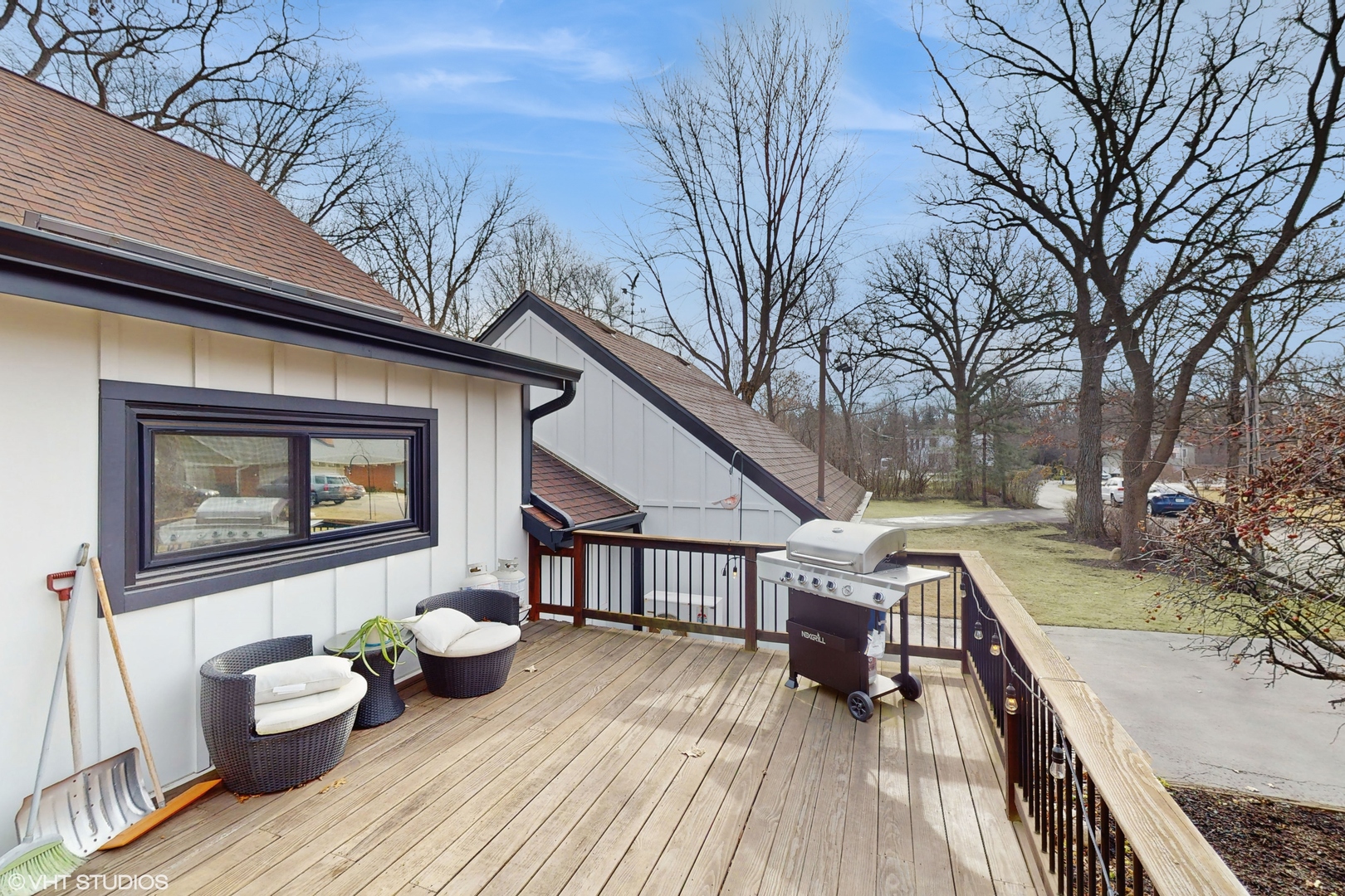 15160 West Oak Spring Road Libertyville, IL 60048 - Photo 35 of 36 a view of a house with wooden deck