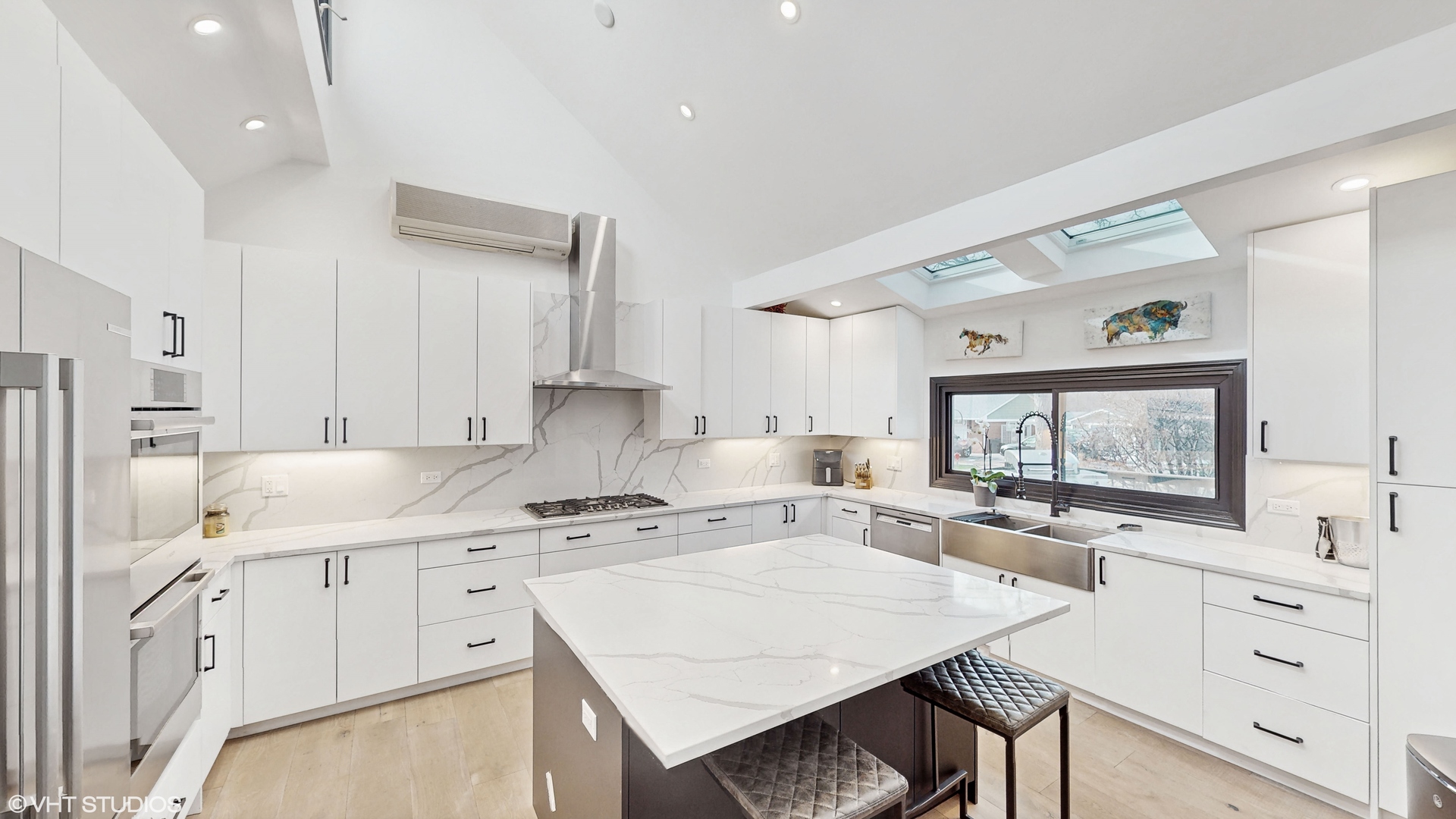 15160 West Oak Spring Road Libertyville, IL 60048 - Photo 10 of 36 a kitchen that has a cabinets and a stove