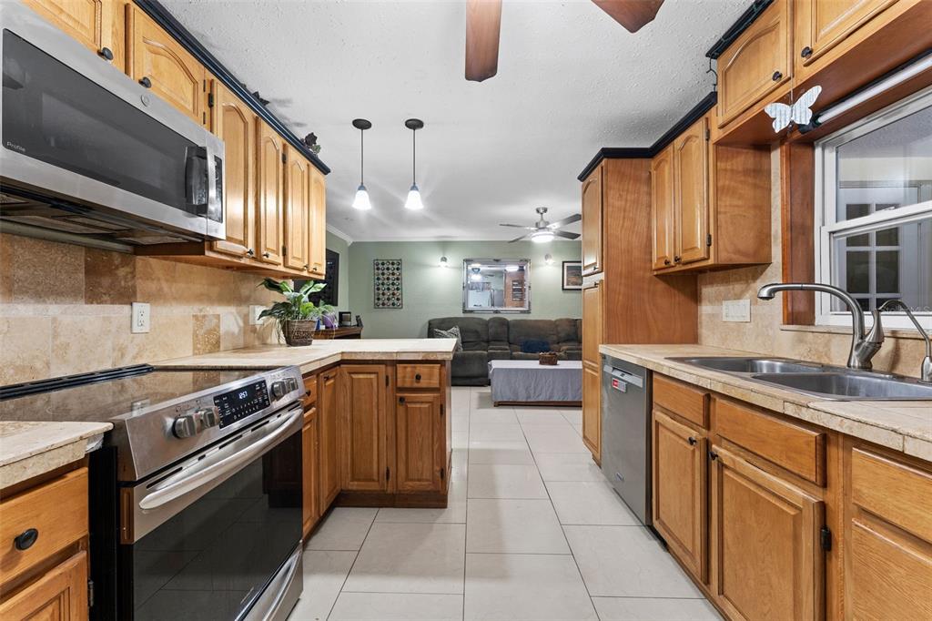 2079 Brendla Road Clearwater, FL 33755 - Photo 13 of 37 Kitchen