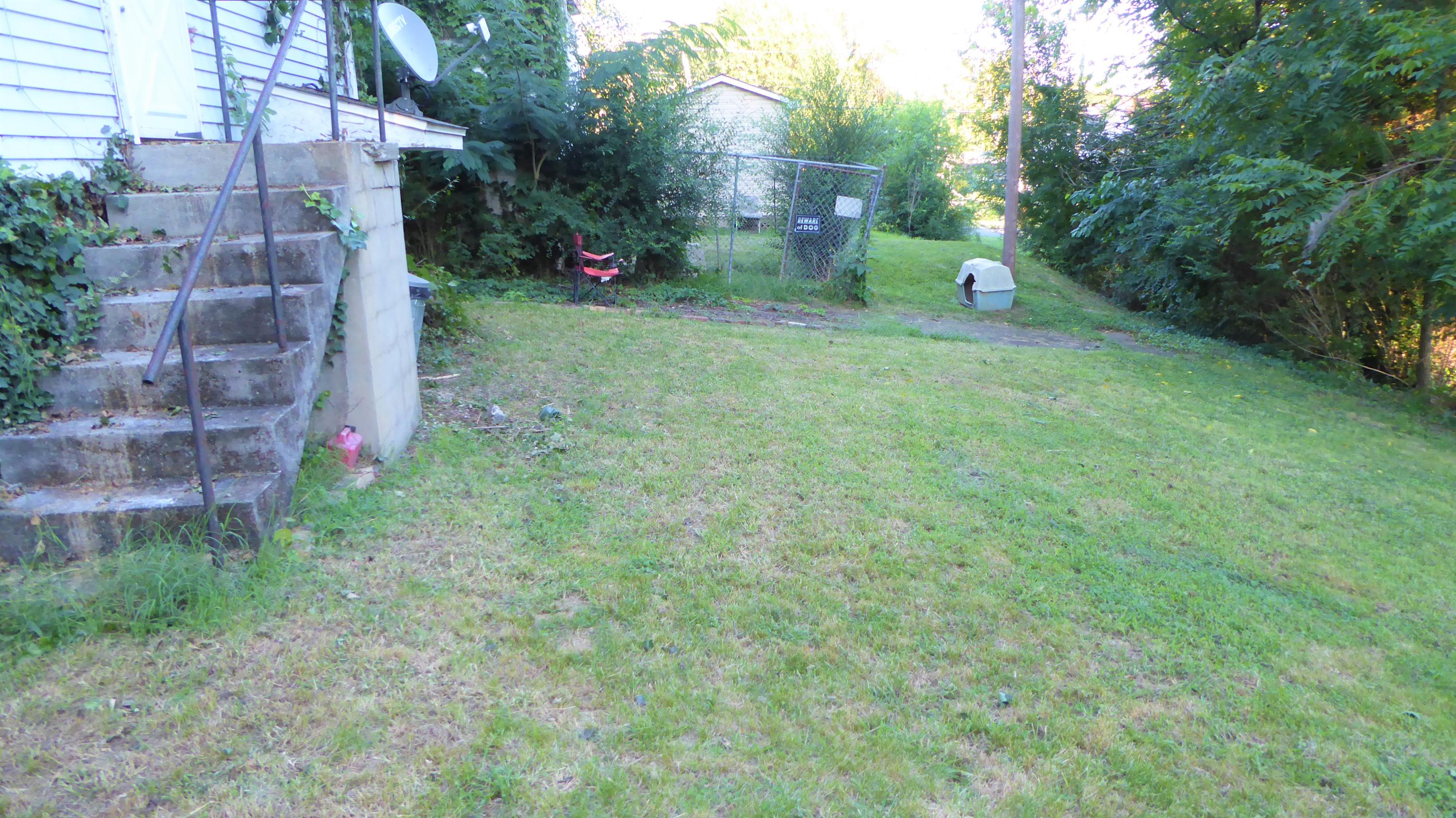 508 Rutherford Avenue Northwest Roanoke, VA 24016 - Photo 15 of 17 15 Back Yard