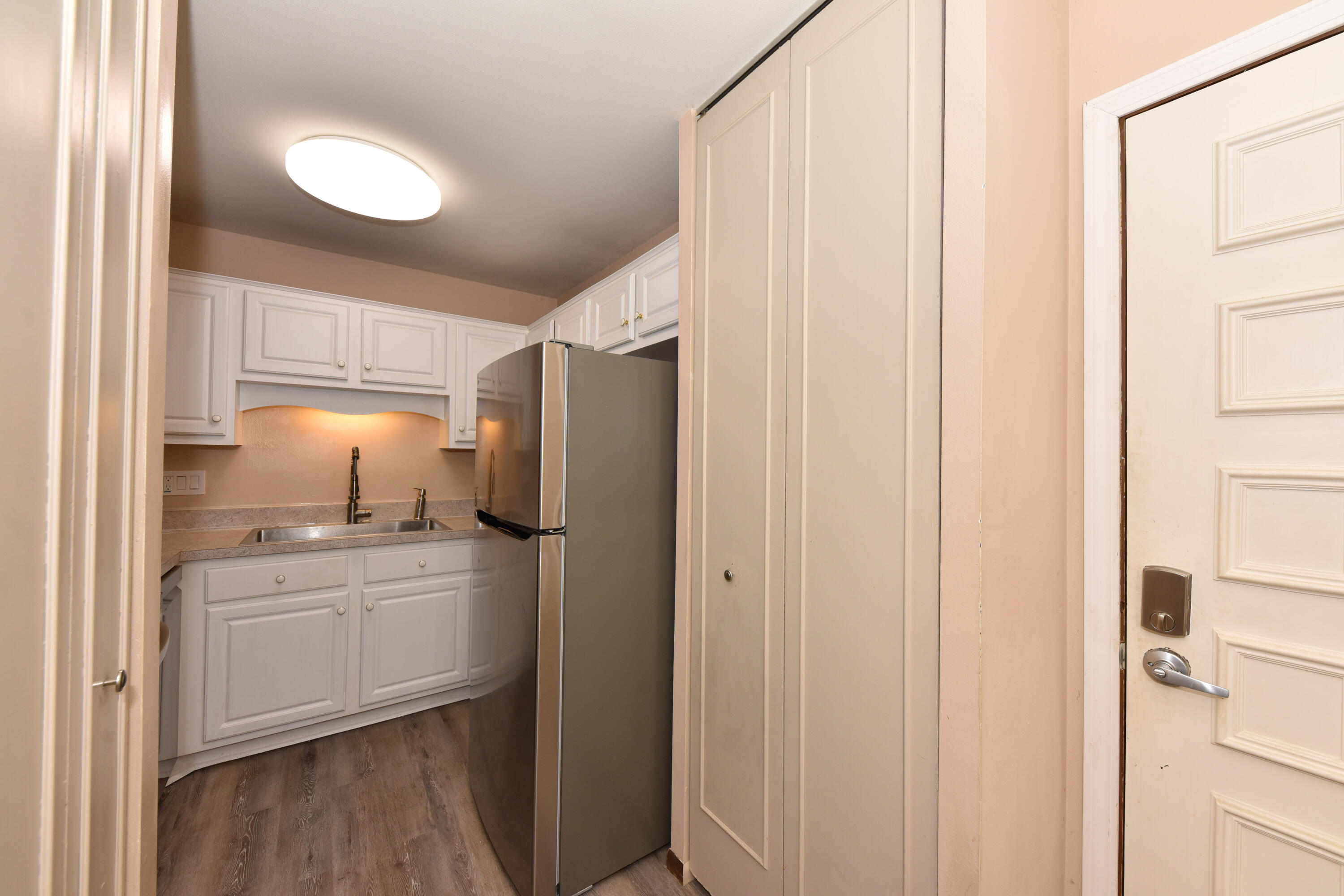 11907 West Appleton Avenue, Unit 20 Milwaukee, WI 53225 - Photo 8 of 44 New Flooring