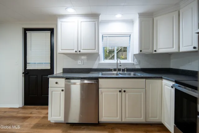 $1,995 | 37 Undine Street, Colonie, NY 12205