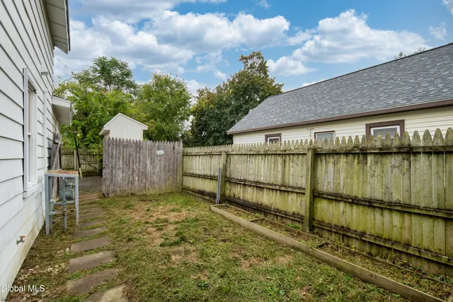 $1,995 | 37 Undine Street, Colonie, NY 12205