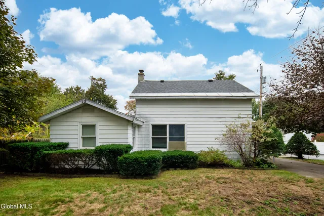 $1,995 | 37 Undine Street, Colonie, NY 12205