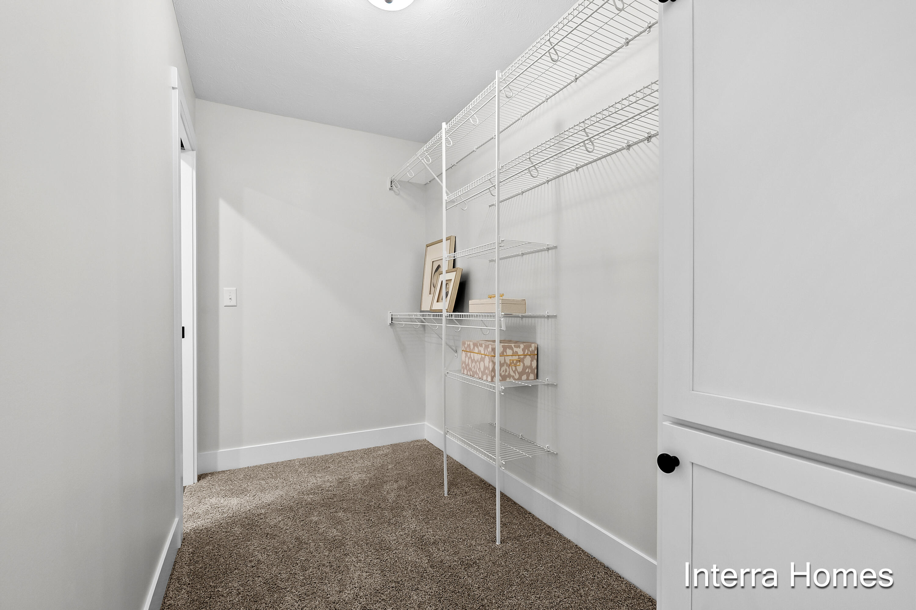 329 Round Hill Road Kalamazoo, MI 49009 - Photo 20 of 34 Round Hill Rd 329 Kalamazoo 49009-20