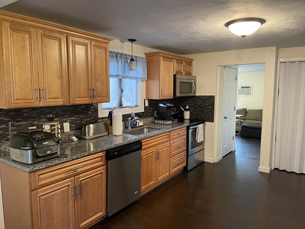 21 County Street Worcester, MA 01604 - Photo 7 of 14 Gallery Image 7