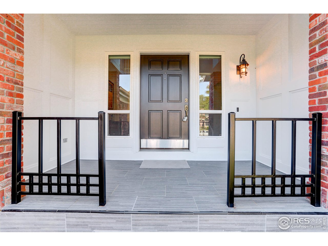 7346 Augusta Drive Boulder, CO 80301 - Photo 3 of 40 a view of a porch