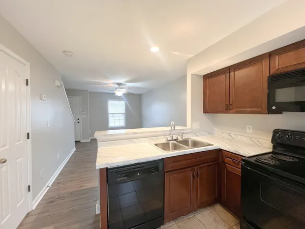 $1,050 | 777 Cherrybark Lane, Unit E, Clarksville, TN 37040