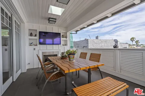 $7,700,000 | 636 12th Street, Manhattan Beach, CA 90266